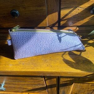 Portland Leather Lilac Alpine pouch